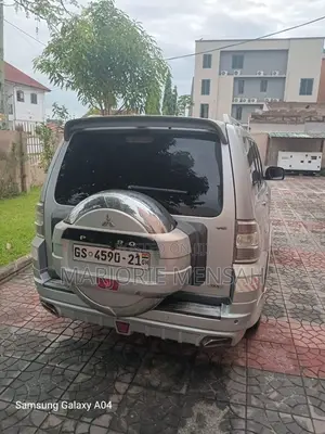Mitsubishi Pajero IO 2011 Silver