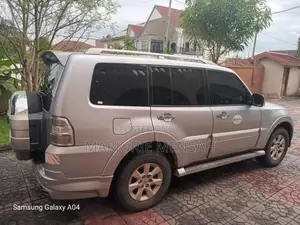 Mitsubishi Pajero IO 2011 Silver