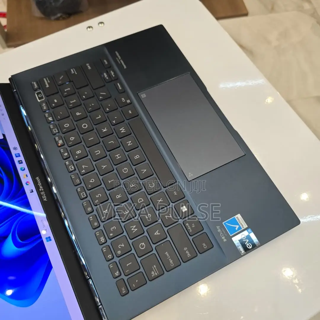 Laptop Asus Zenbook 14 8GB Intel Core i5 SSD 256GB