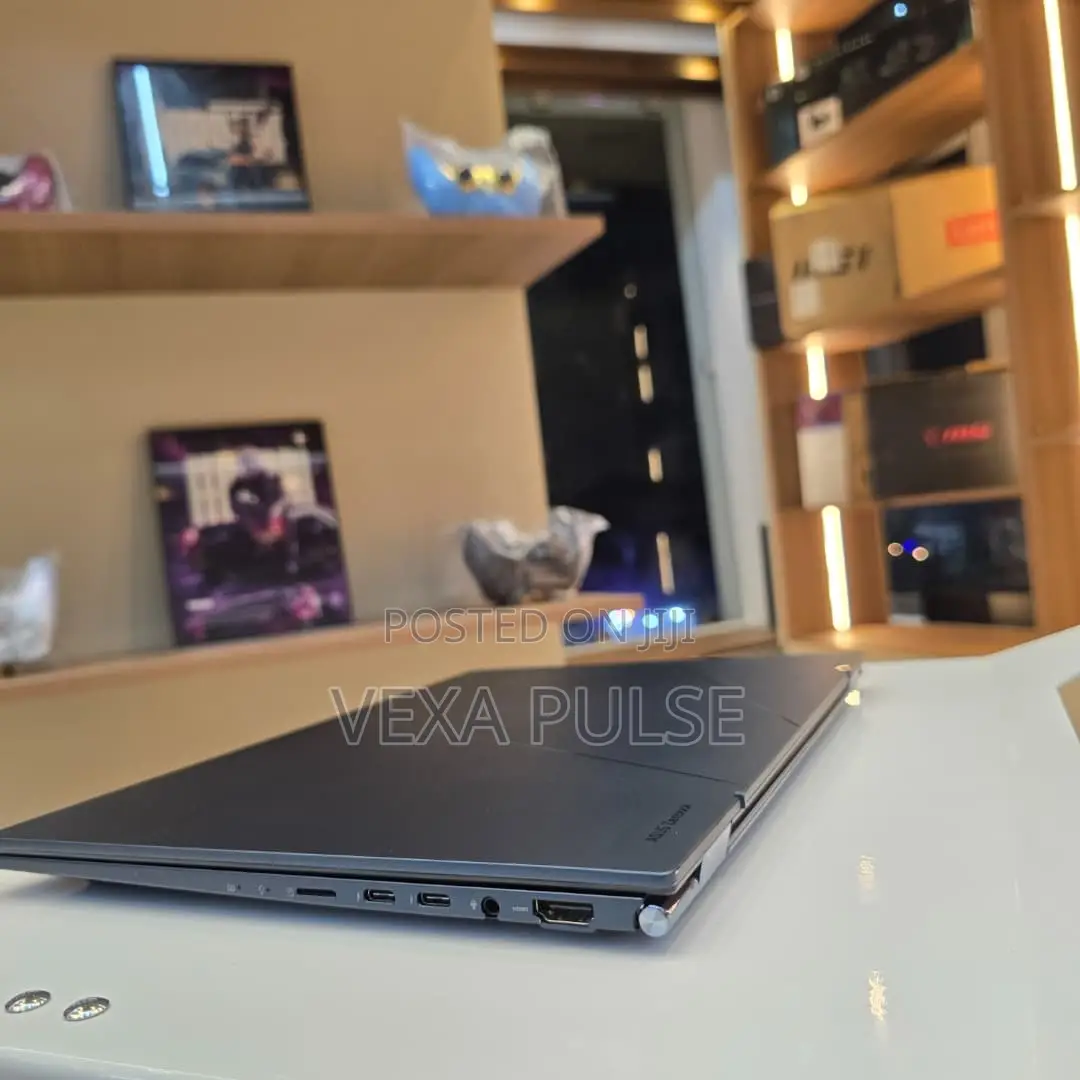 Laptop Asus Zenbook 14 8GB Intel Core i5 SSD 256GB