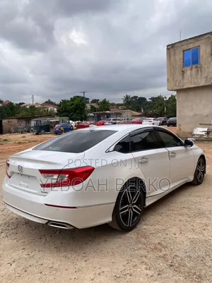 Honda Accord 2018 White