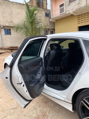 Honda Accord 2018 White
