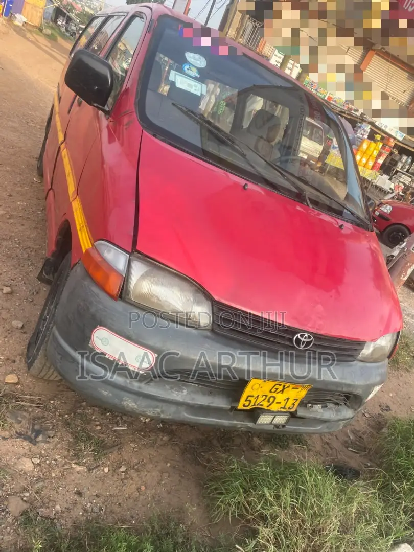 Toyota HiAce 2012 Red
