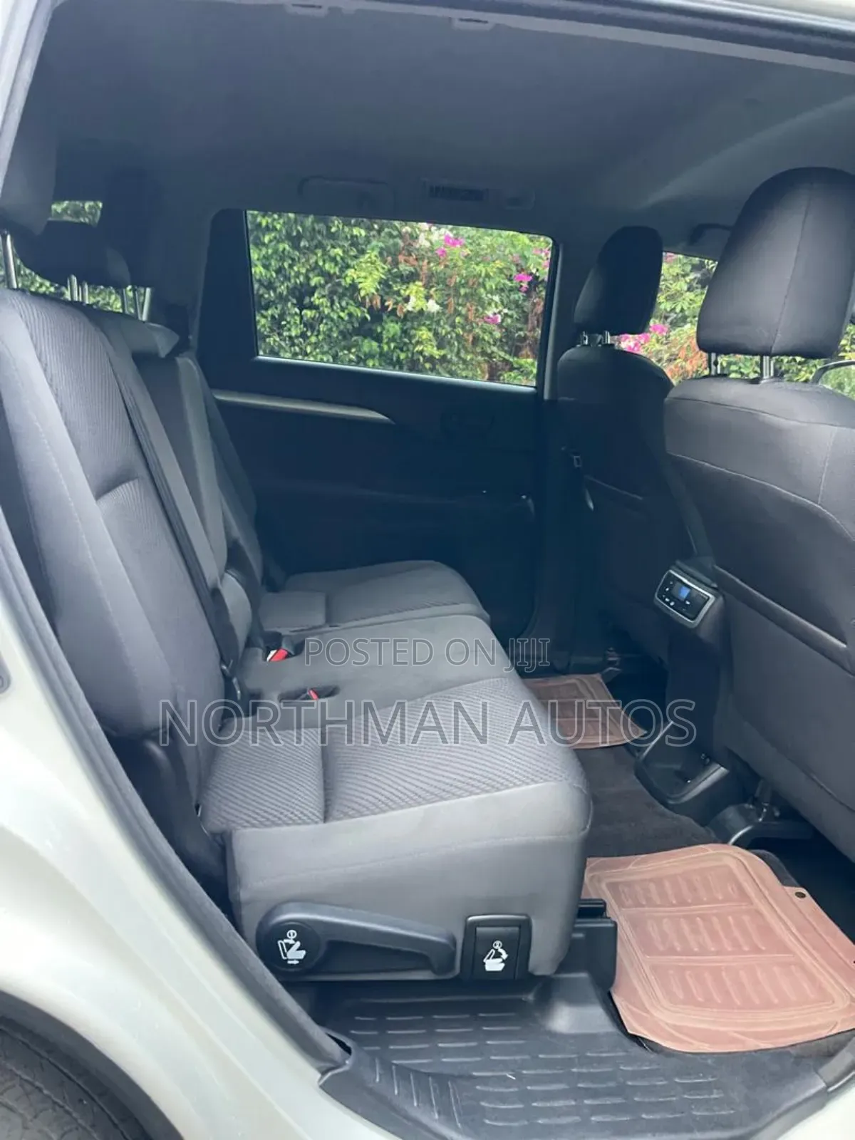 Toyota Highlander LE 4x2 (2.7L 4cyl 6A) 2018 White