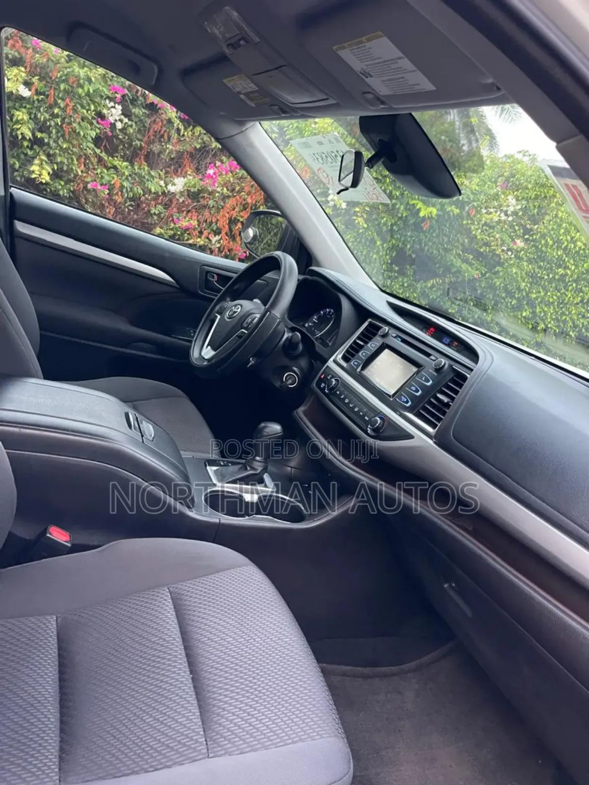Toyota Highlander LE 4x2 (2.7L 4cyl 6A) 2018 White