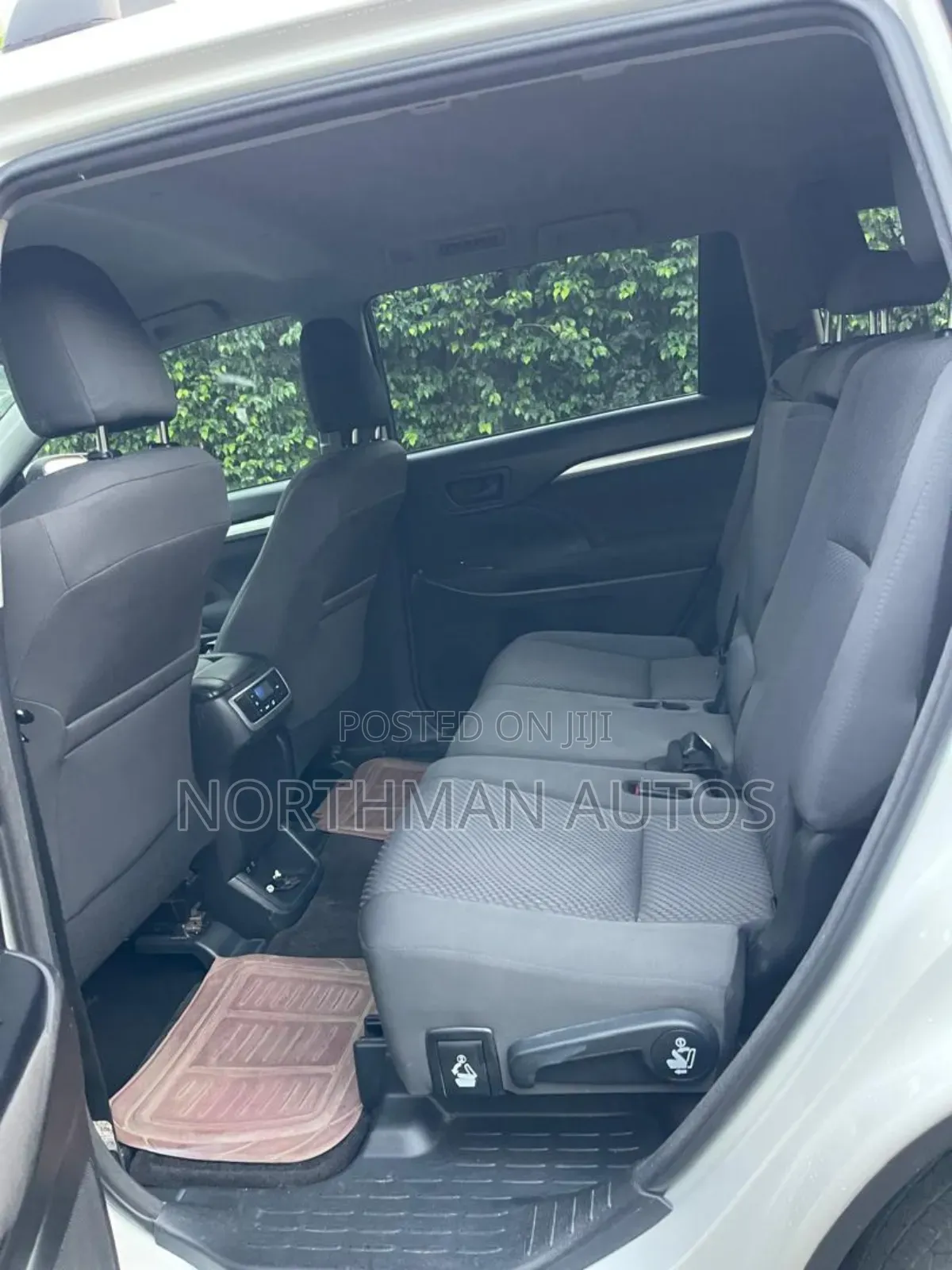 Toyota Highlander LE 4x2 (2.7L 4cyl 6A) 2018 White