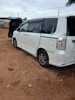 Toyota Voxy 2012 White