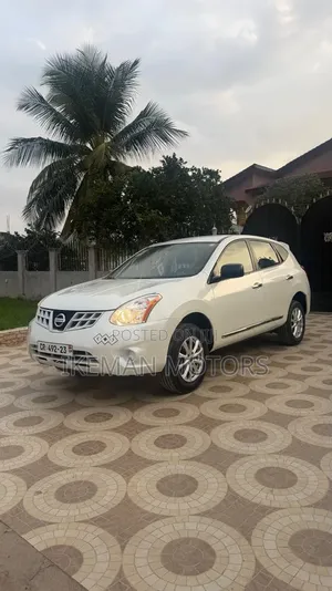 Nissan Rogue 2011 White