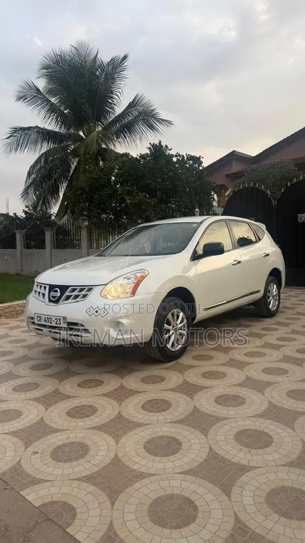 Nissan Rogue 2011 White