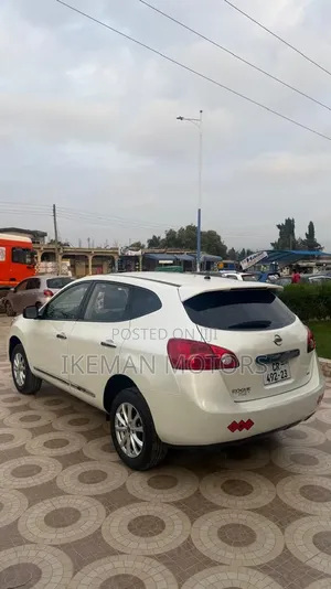 Nissan Rogue 2011 White