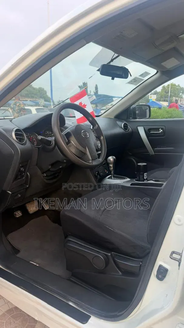 Nissan Rogue 2011 White