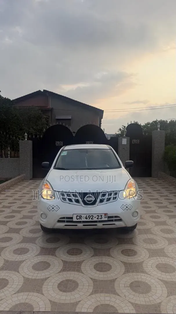 Nissan Rogue 2011 White