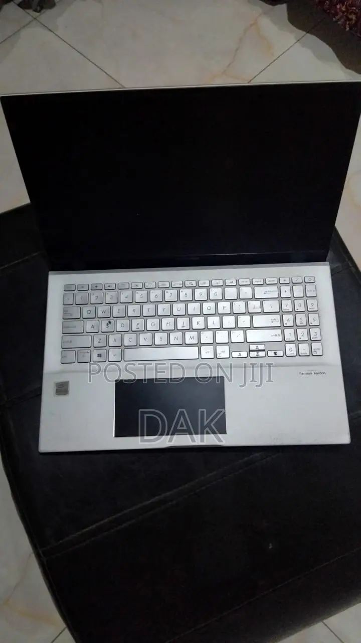 Laptop Asus Vivobook S 15 8GB Intel Core i5 SSD 500GB