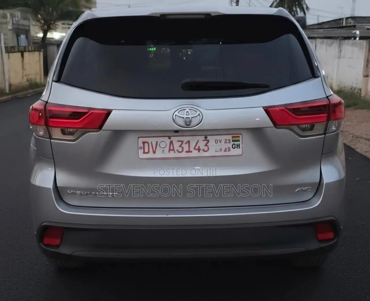 Toyota Highlander LE Plus 2019 Silver