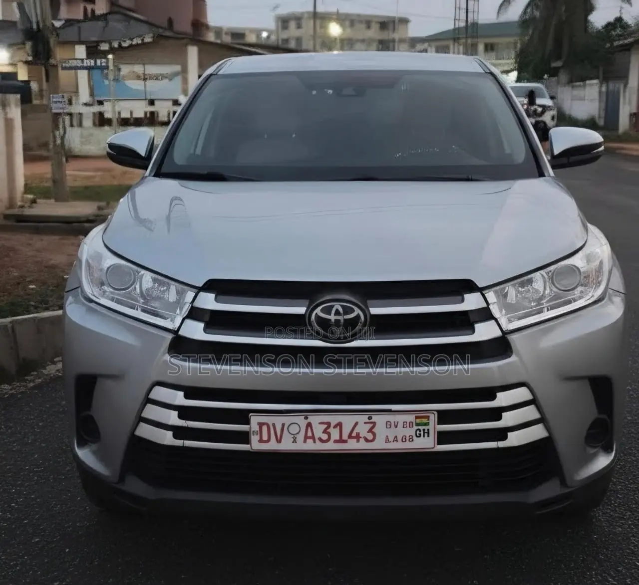 Toyota Highlander LE Plus 2019 Silver