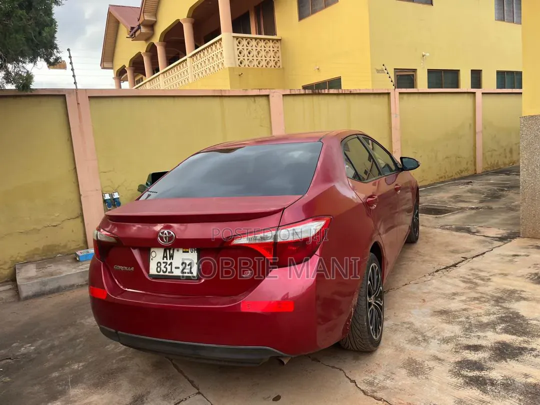 Toyota Corolla 2016 Red