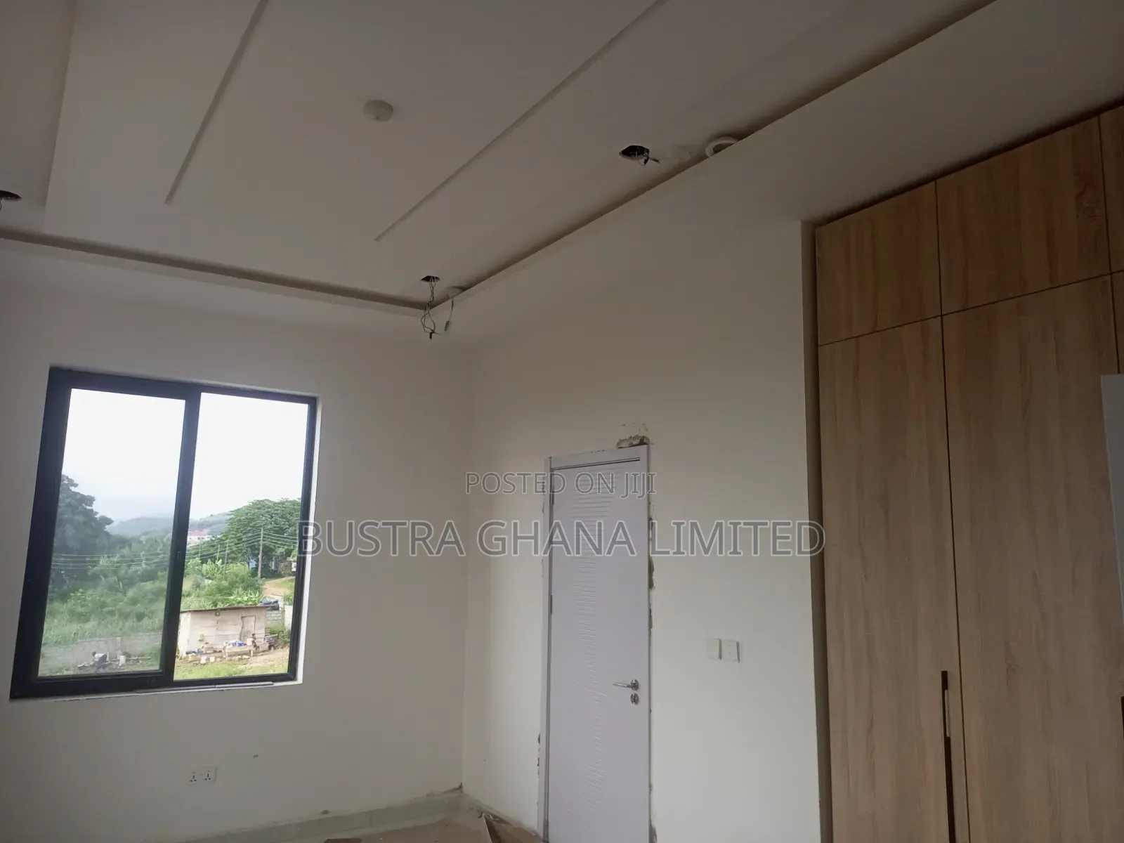 4bdrm Mansion in Pokuase Acp, Budumburam for sale