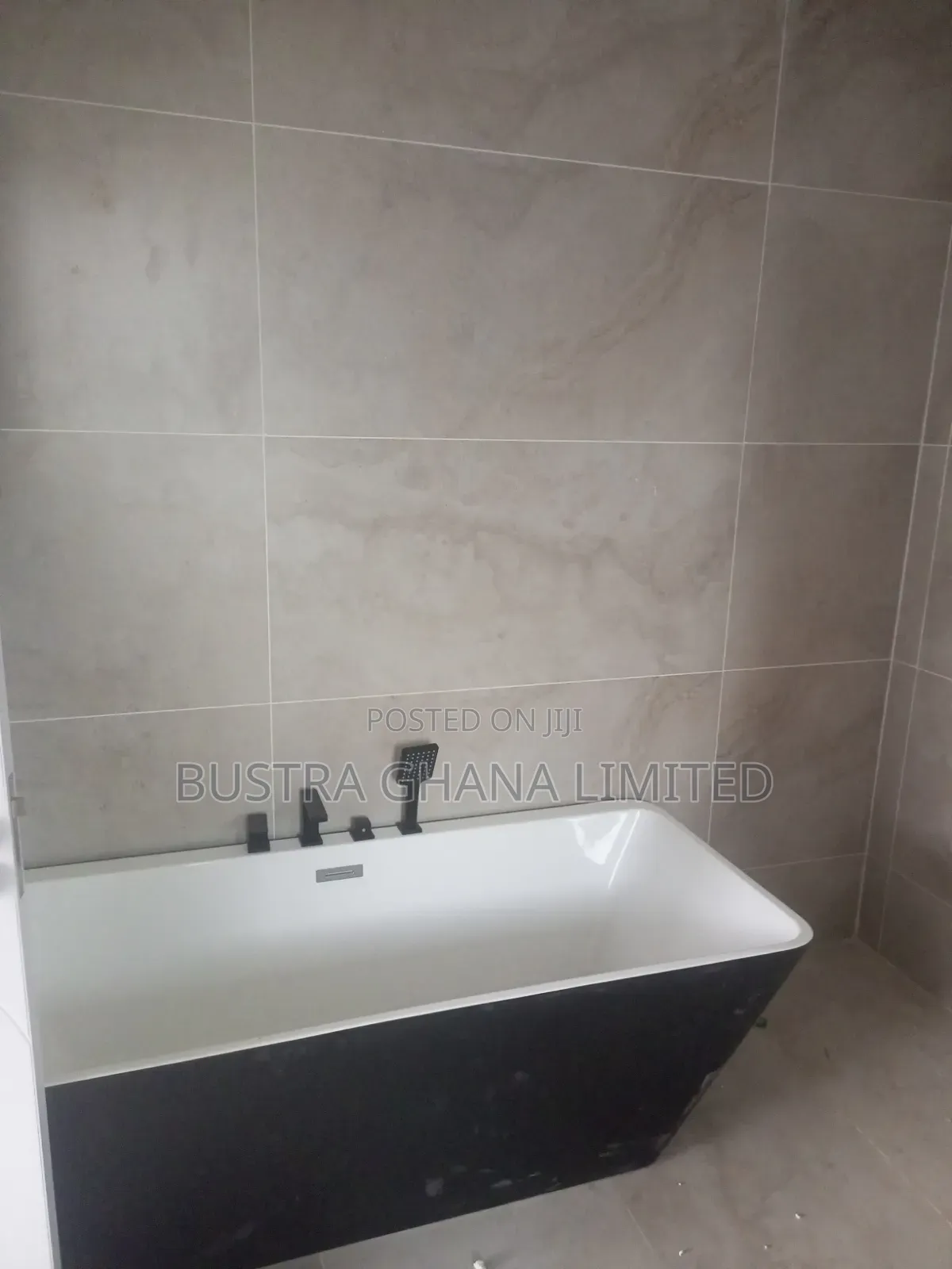 4bdrm Mansion in Pokuase Acp, Budumburam for sale