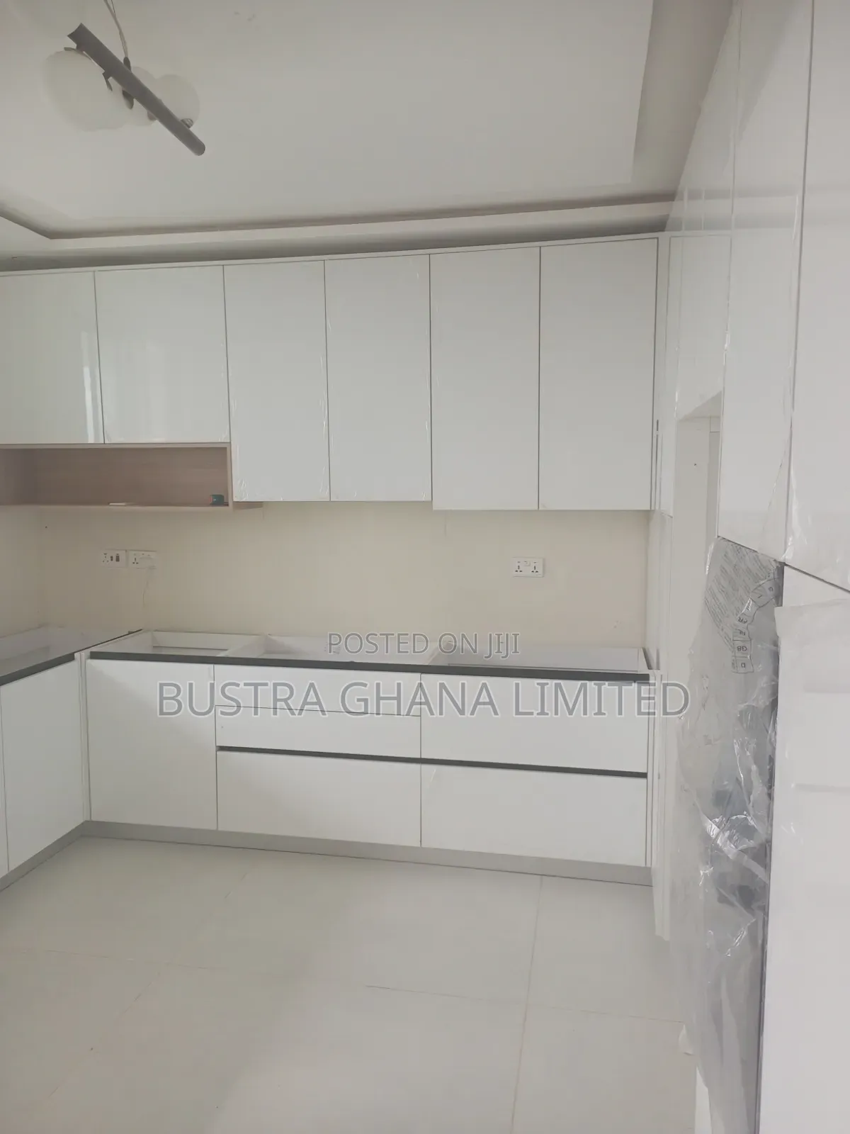 4bdrm Mansion in Pokuase Acp, Budumburam for sale
