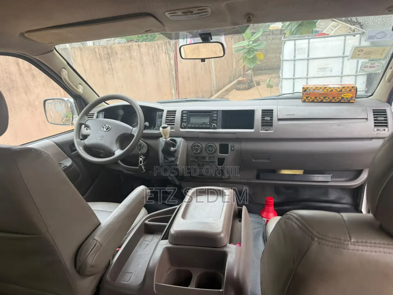 Toyota HiAce 2012 White