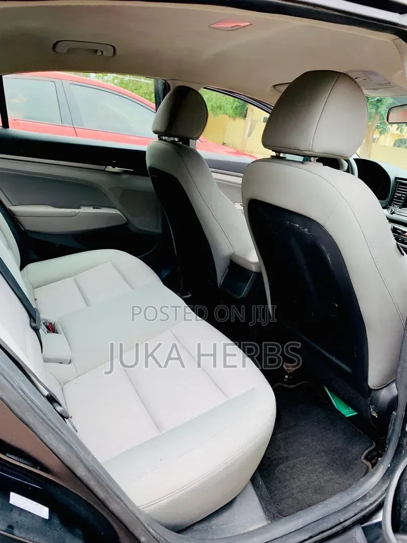 Hyundai Elantra 2017 Black