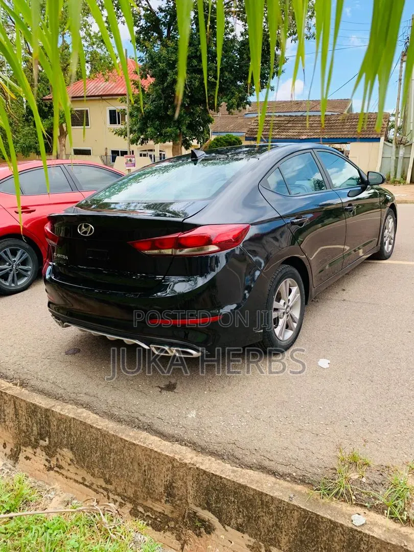 Hyundai Elantra 2017 Black