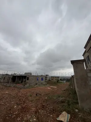 Registered Land for Sale – Kings University / West Hills Mall Enclave