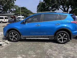 Toyota RAV4 2016 Blue