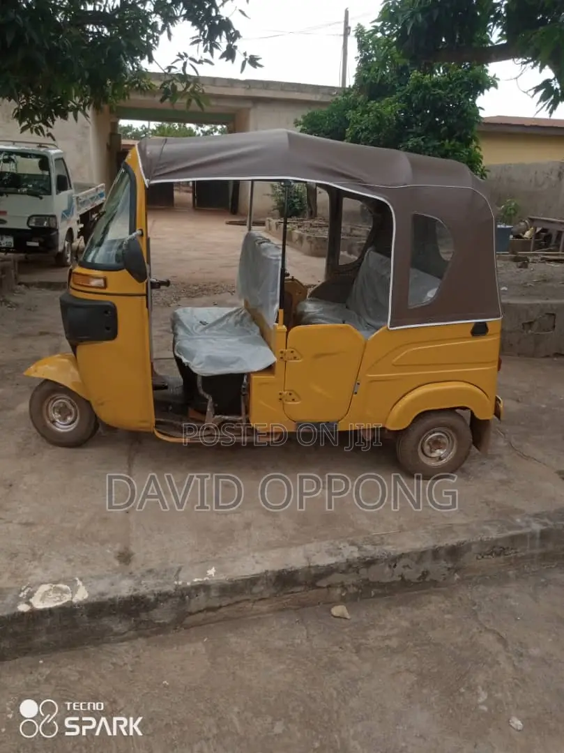 New Bajaj RE 2026 Yellow