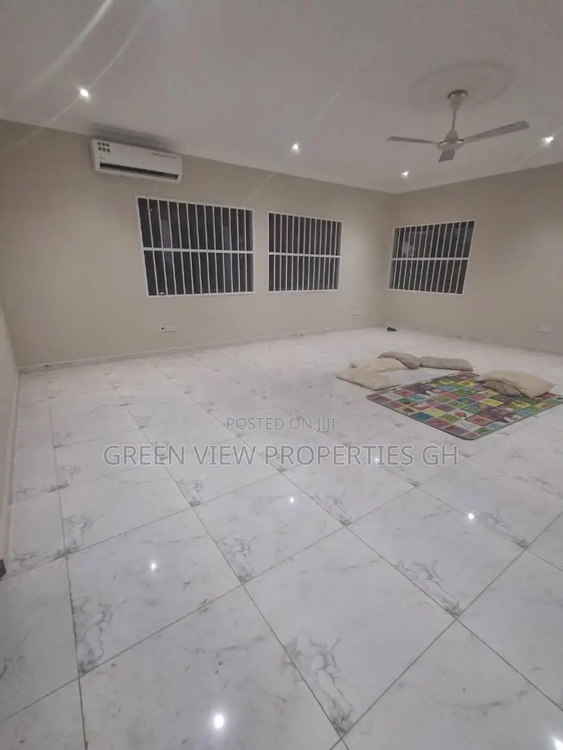 4bdrm Duplex in Ashaley Botwe for rent