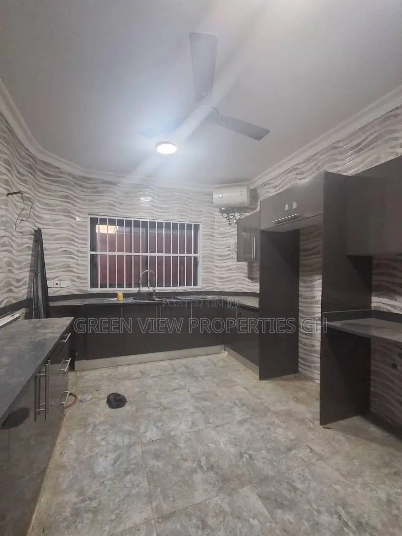 4bdrm Duplex in Ashaley Botwe for rent