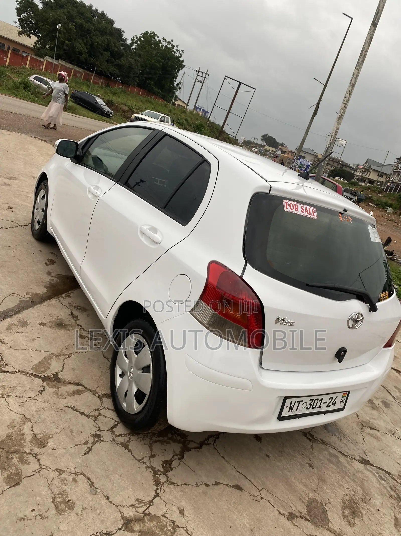 Toyota Vitz 1.3 AWD 5dr 2010 White
