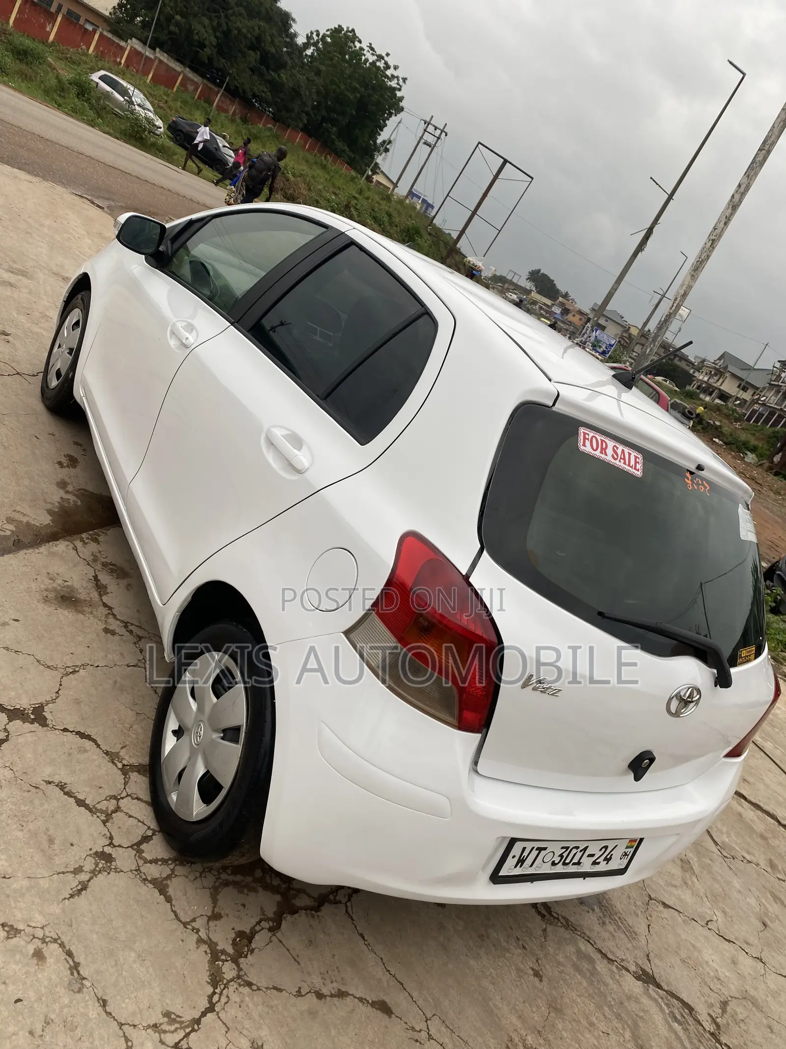 Toyota Vitz 1.3 AWD 5dr 2010 White