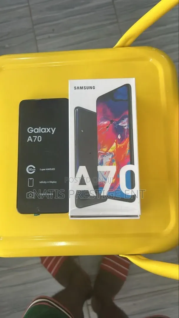 New Samsung Galaxy A70 128 GB Black