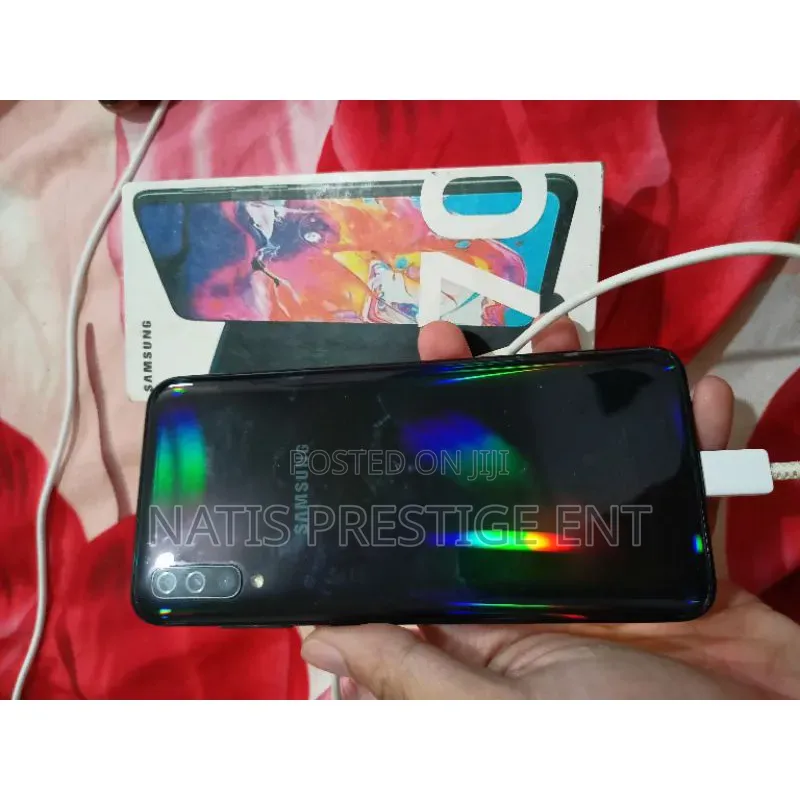 New Samsung Galaxy A70 128 GB Black