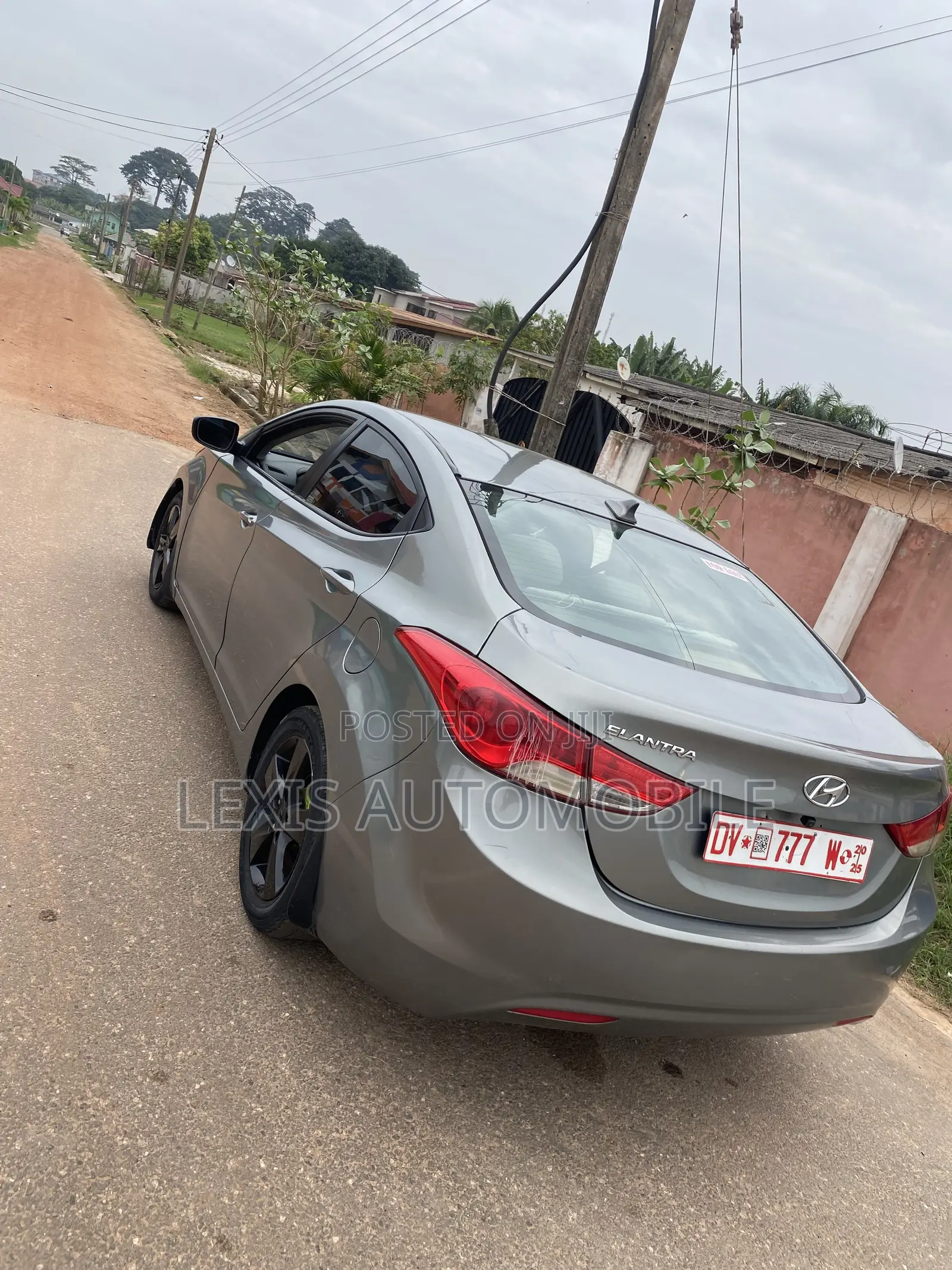 Hyundai Elantra Limited Sedan FWD (1.8L 4cyl 6A) 2013 Gray