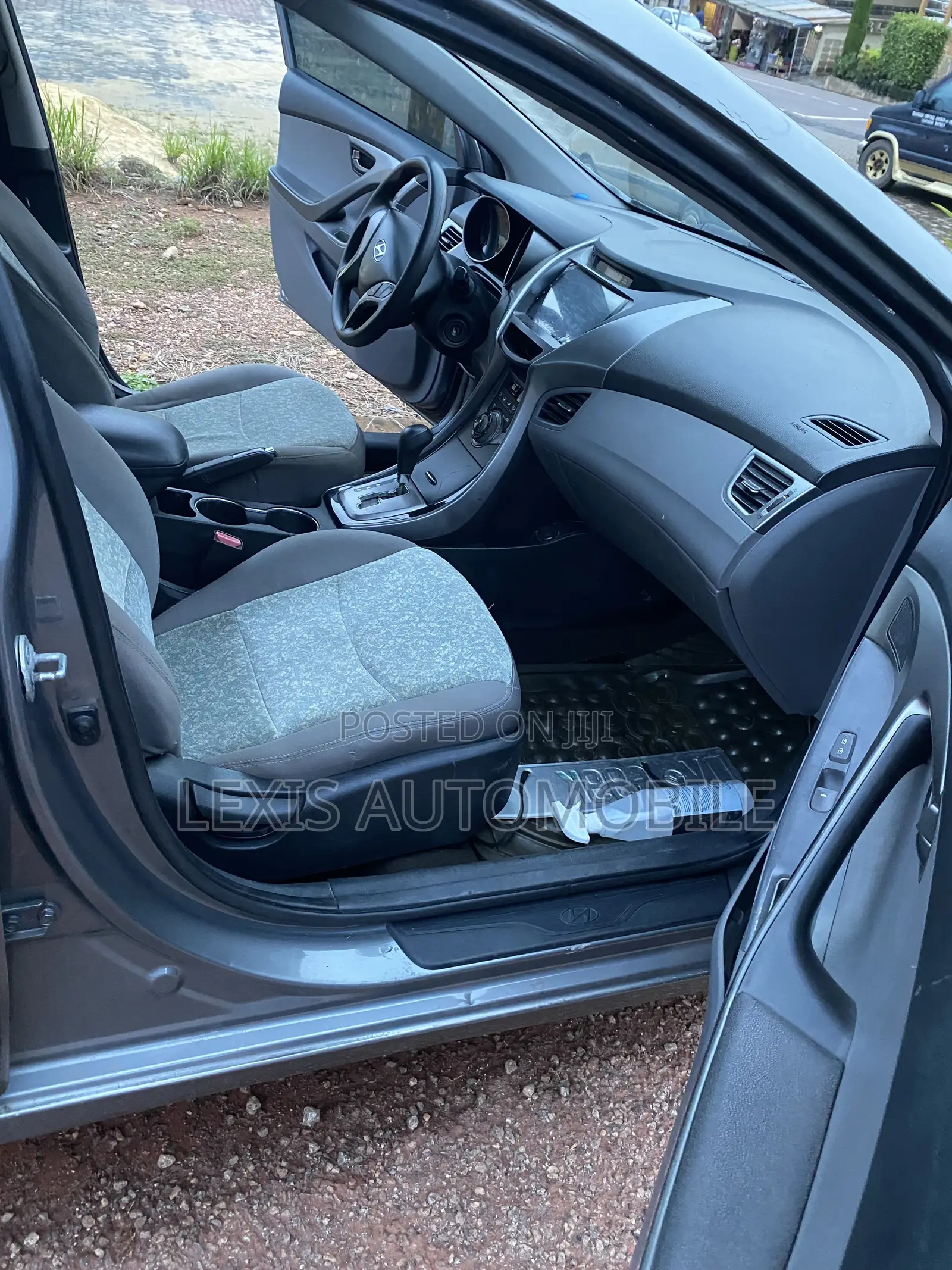 Hyundai Elantra Limited Sedan FWD (1.8L 4cyl 6A) 2013 Gray