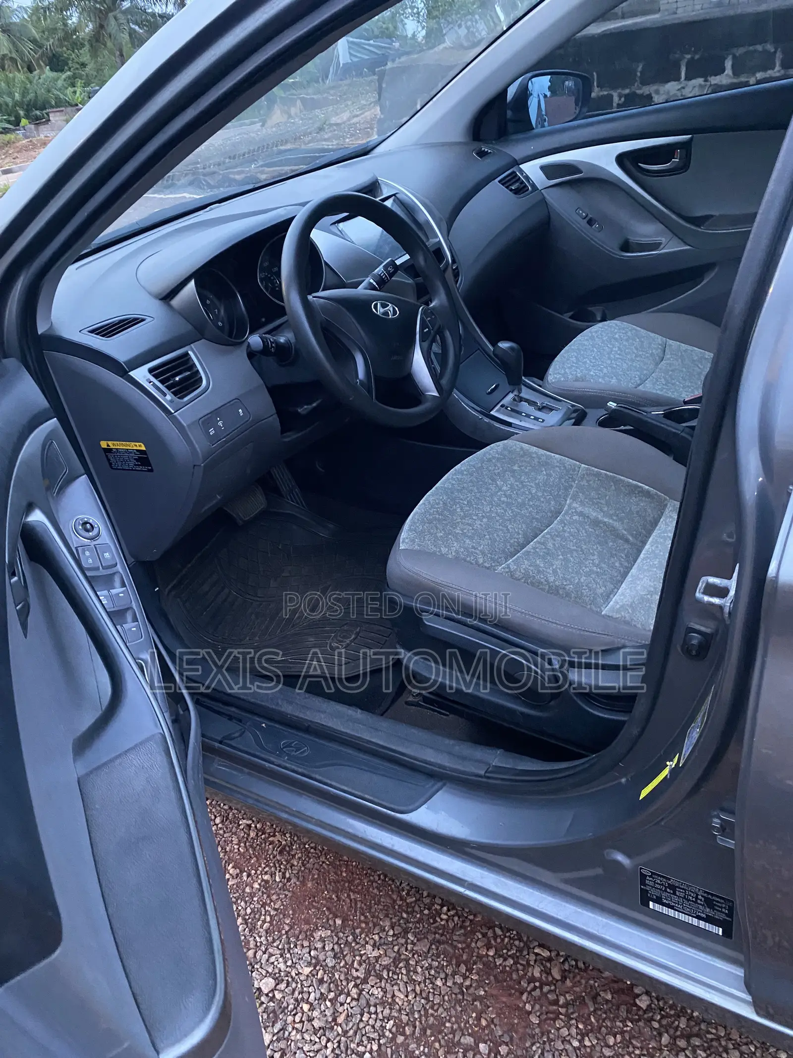 Hyundai Elantra Limited Sedan FWD (1.8L 4cyl 6A) 2013 Gray