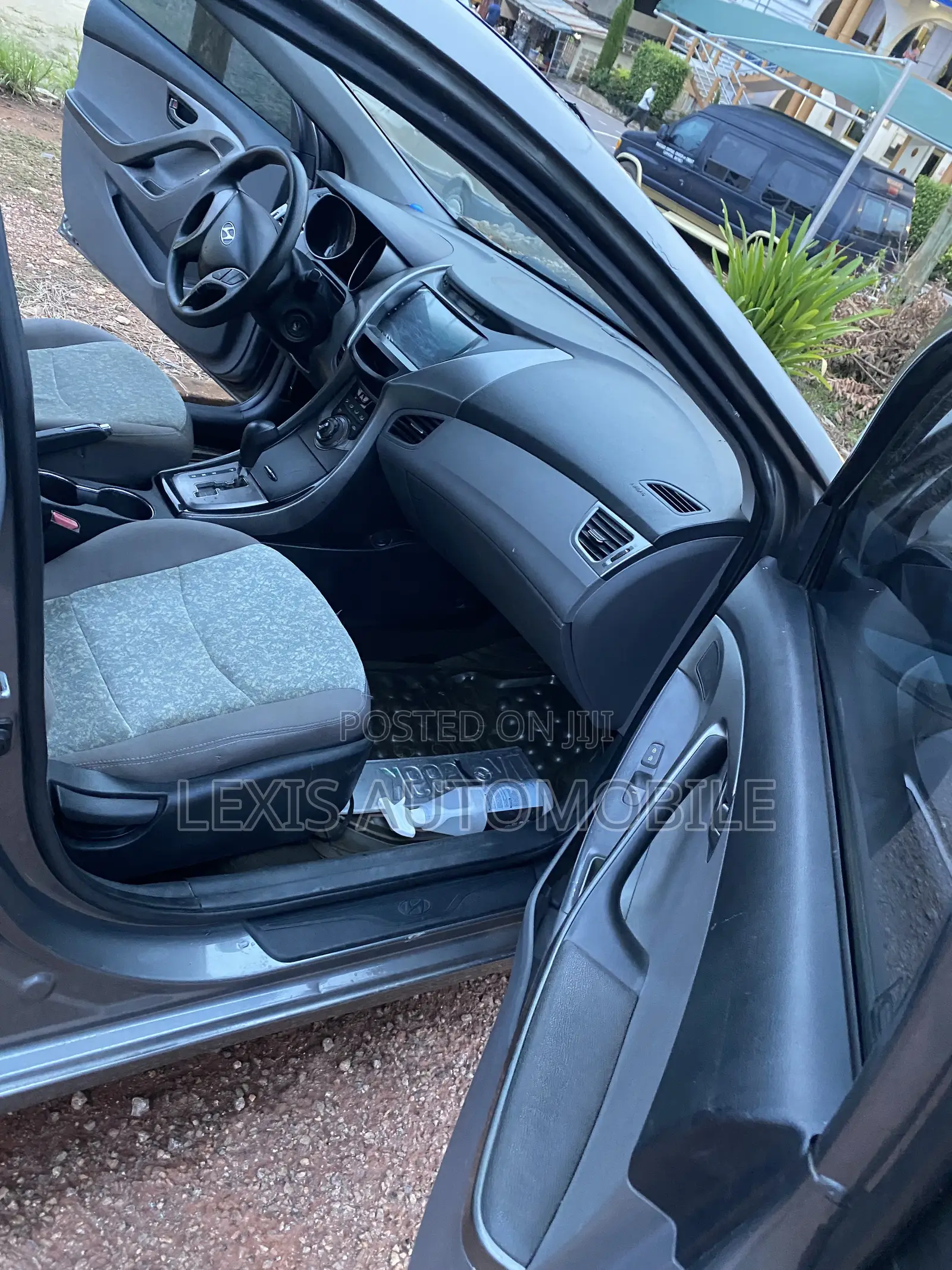 Hyundai Elantra Limited Sedan FWD (1.8L 4cyl 6A) 2013 Gray