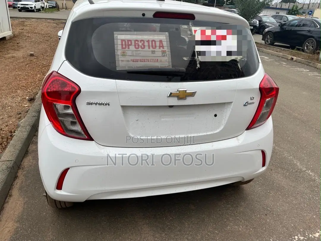 Chevrolet Spark 2016 White