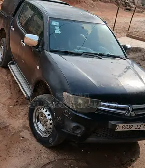 Mitsubishi L200 Double Cab 2.5 180hp 4WD 2011 Black
