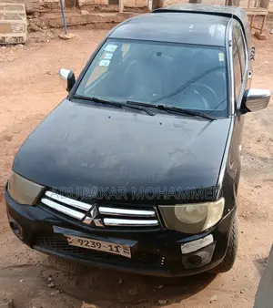 Mitsubishi L200 Double Cab 2.5 180hp 4WD 2011 Black