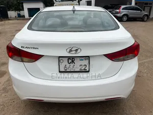 Hyundai Elantra 2012 White