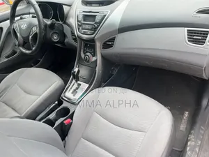 Hyundai Elantra 2012 White