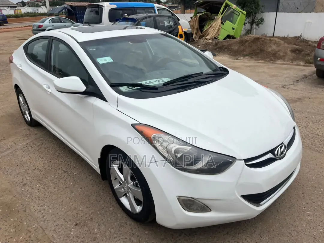 Hyundai Elantra 2012 White