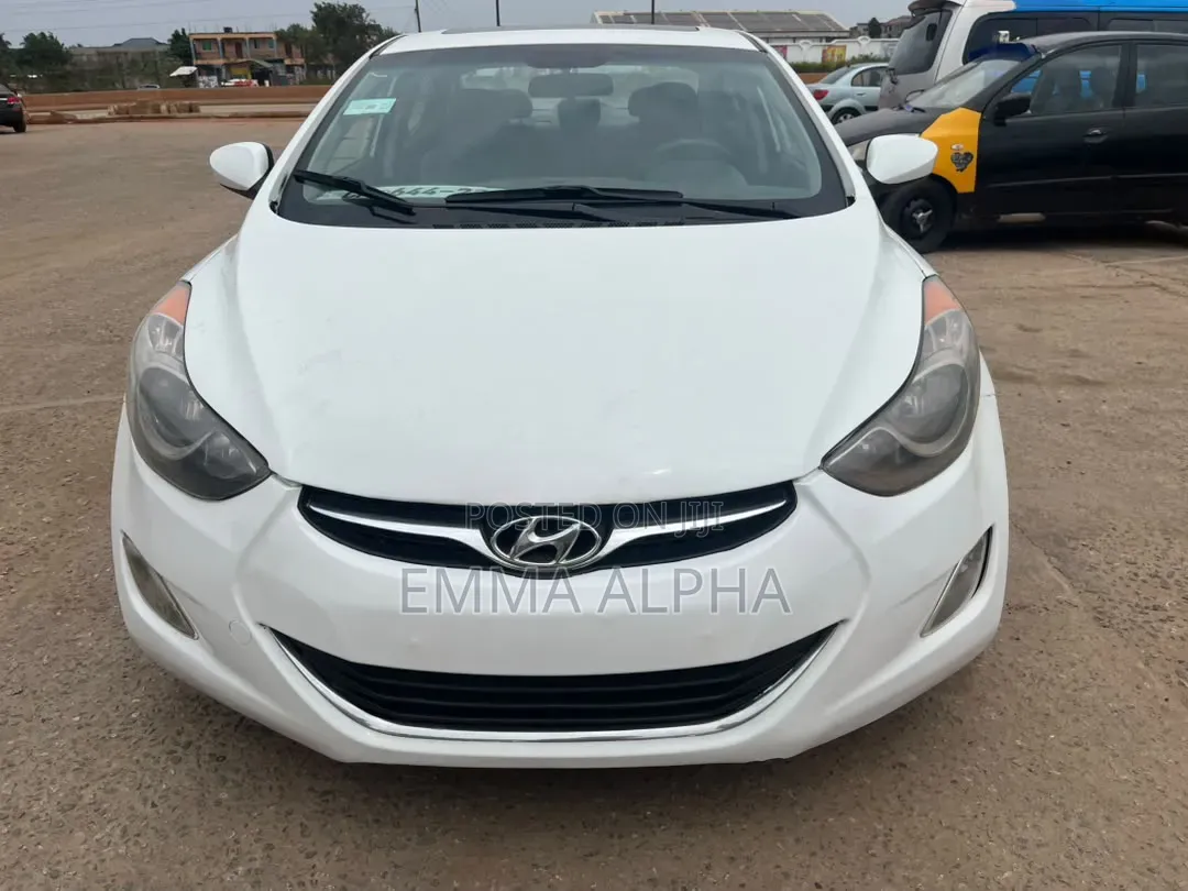 Hyundai Elantra 2012 White