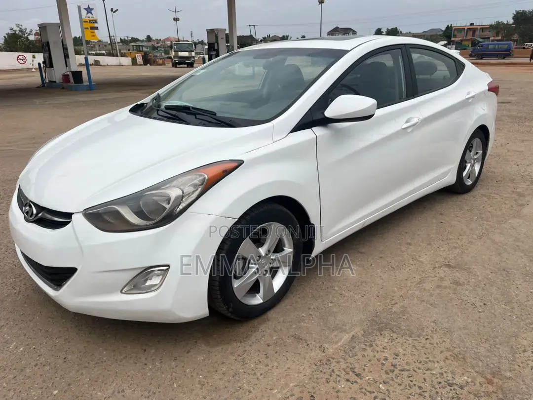 Hyundai Elantra 2012 White
