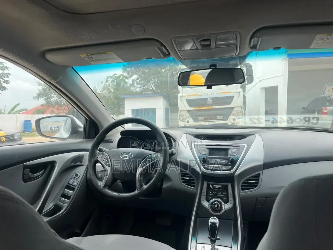 Hyundai Elantra 2012 White