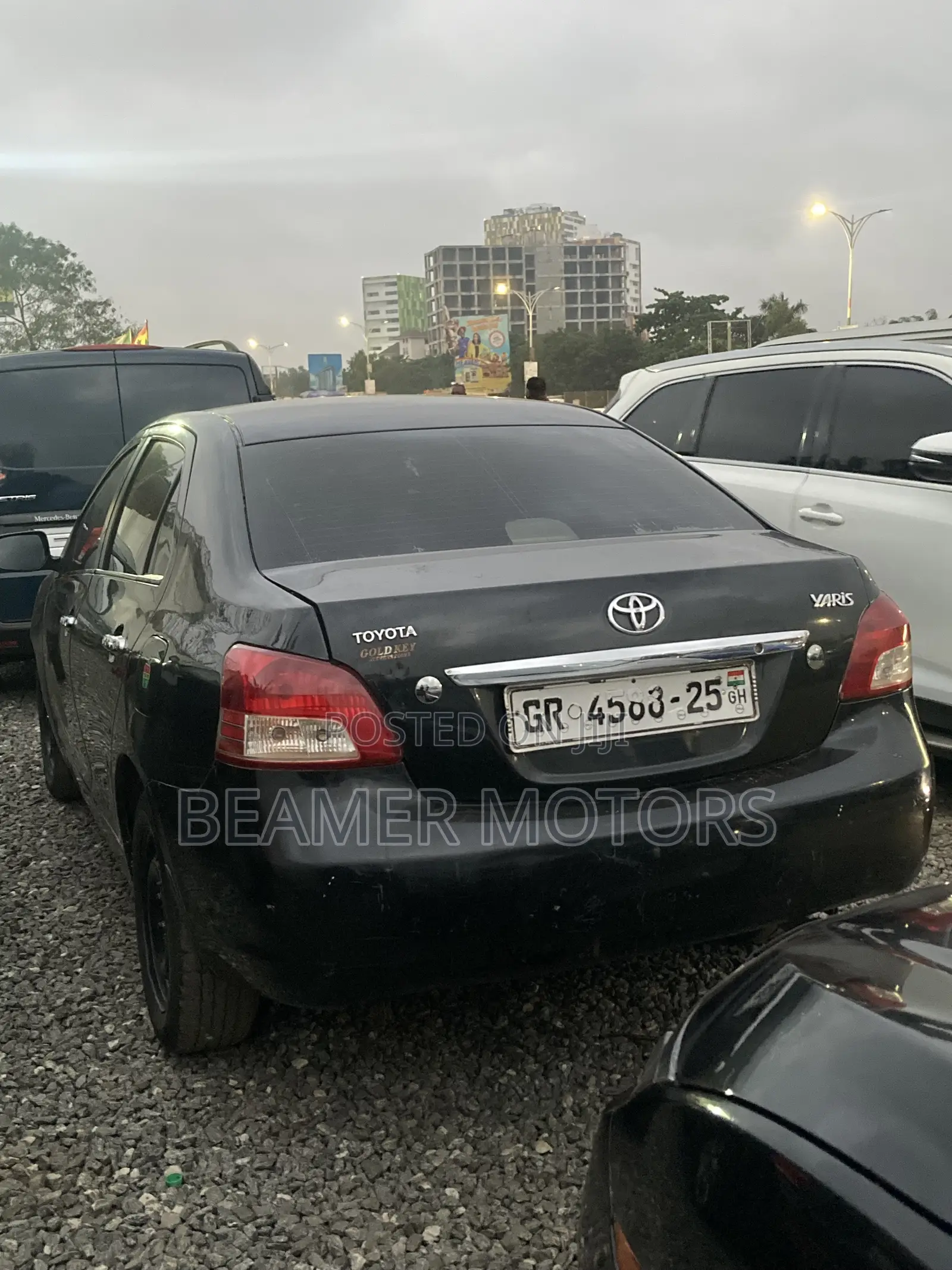 Toyota Yaris Base Sedan 4dr 2010 Black