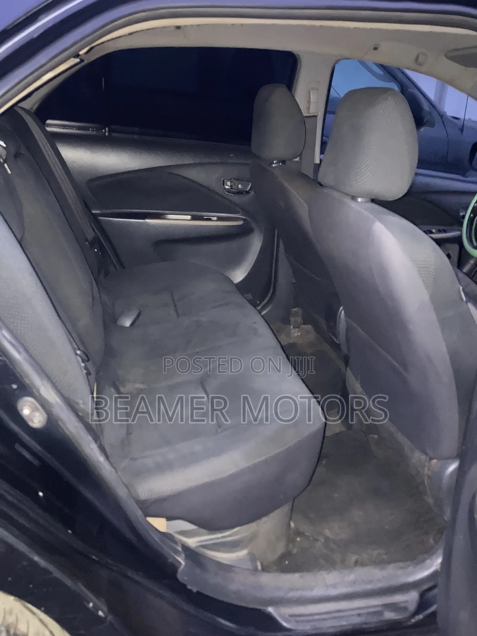 Toyota Yaris Base Sedan 4dr 2010 Black